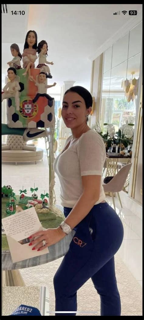 fat ass mommy : r/GeorginaRodriguezN1